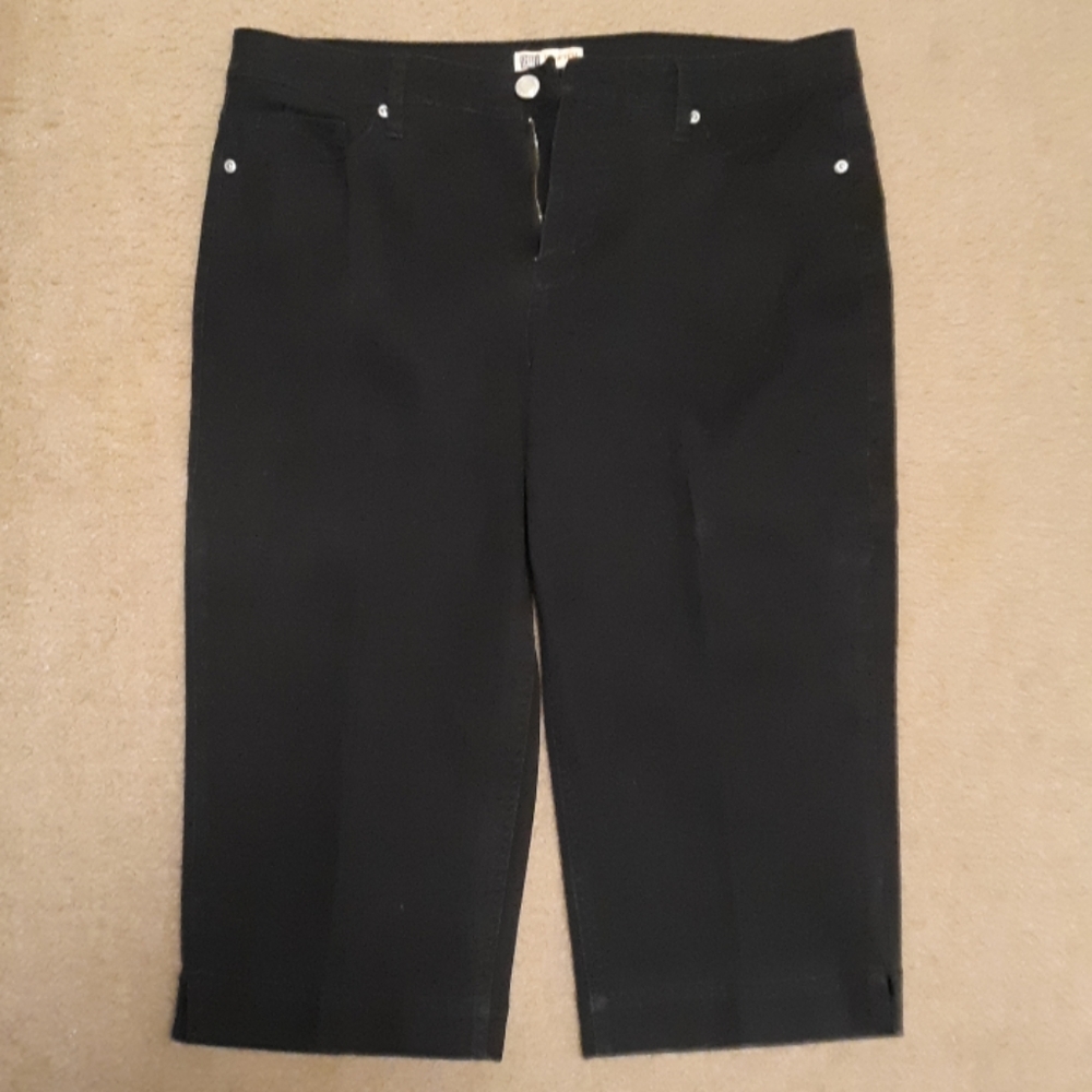 FG stretch Woman's capri's black missy 16